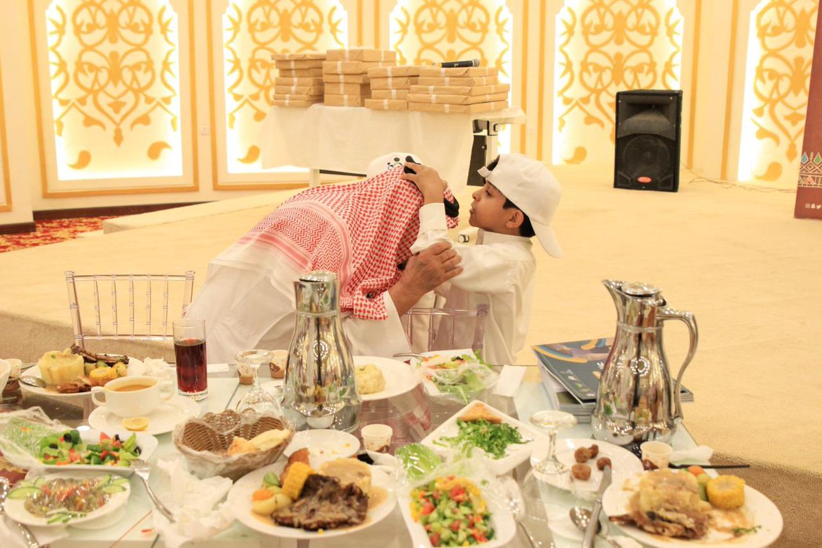 itam_bisha's tweet photo. الختام |

لقطة اجتمعت فيها الحب والرحمة والعطف وانتهت بالتقدير والاحترام..

لاصحاب الايادي البيضاء .. والداعمين 🙏🏻 https://t.co/Q16kIV6iXo