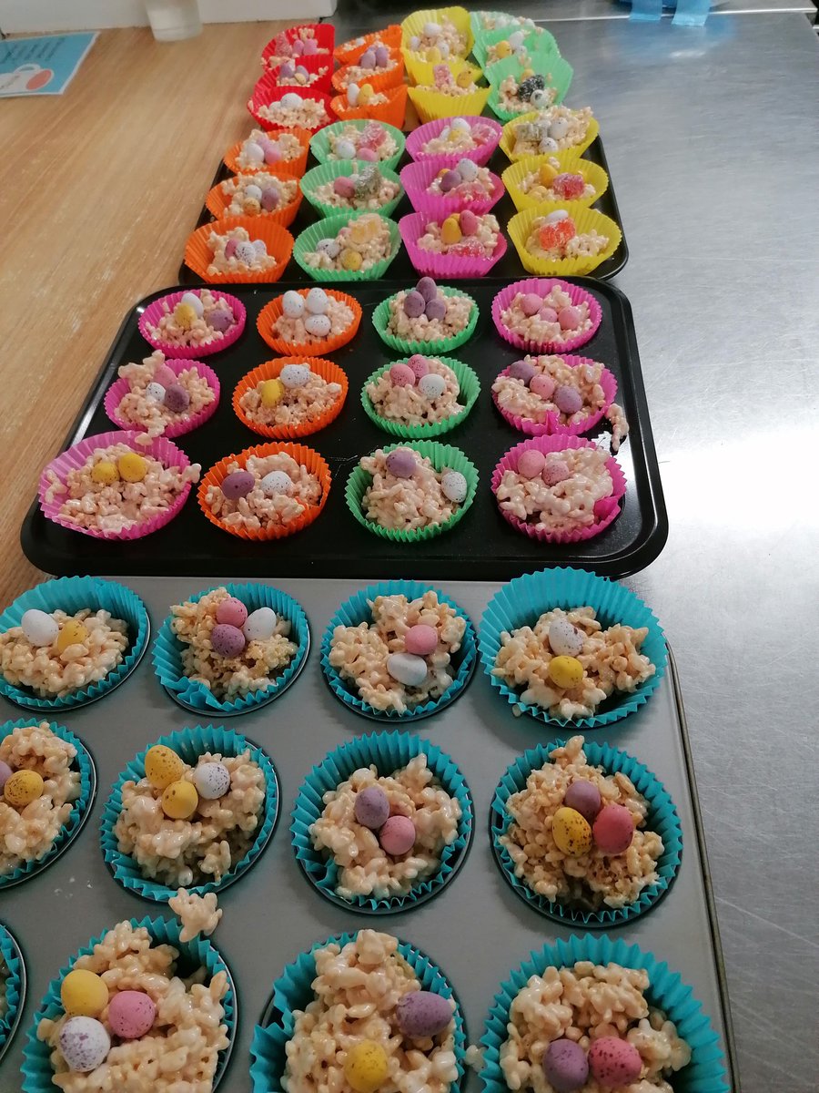 10thGuides's tweet photo. Plenty of sugar, Easter bunny 'beetle' and some imaginative basket creation (for the nests). Lovely relaxed and chatty evening 🥰 https://t.co/Kqak1l1bED