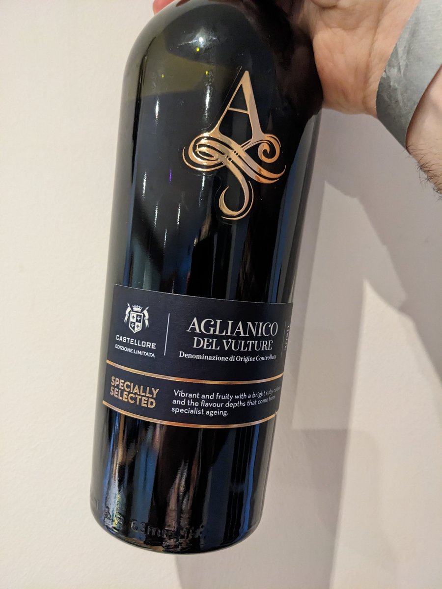 @VinoViews @colinonwine @TheWineKiwi @jimofayr @midweekwines @thegingergrape1 @lisawinetravel @stuart_lawless I've been having anosmia so can't smell any wine. Pointless to open anything good so I bought this Aglianico from Aldi. I sniff a glass every evening and finally got the scents today. You might find it interesting