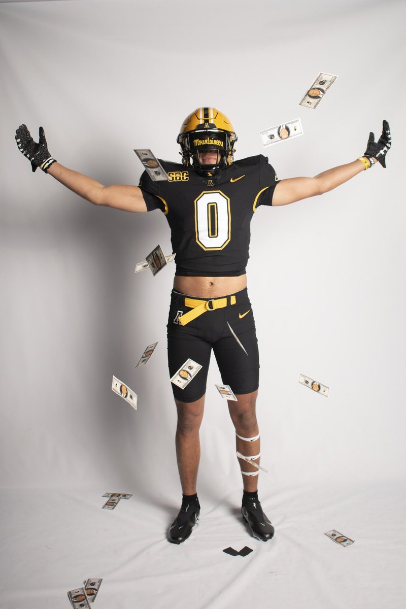 arispittman tweet media