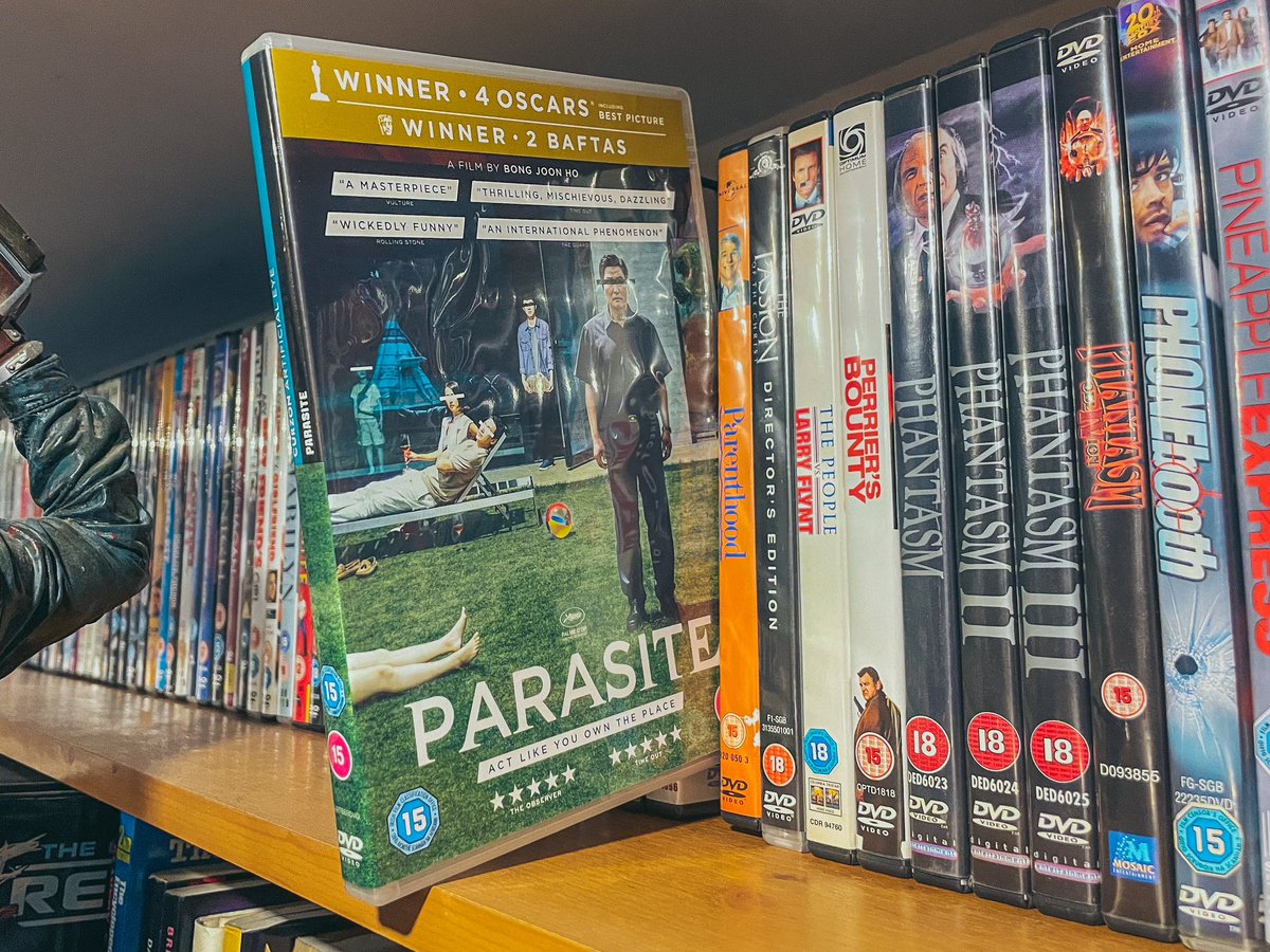 movievaultthe's tweet photo. Saw this for the first time last week… WOW 😮 Amazing, absolutely loved it 🙌🏻
#parasite #bongjoonho #koreancinema #dvdmoviecollection #dvdmovie #dvdcollector #dvdcollectors #dvd #dvdfan #dvdcollections #dvdfanatic #dvdmovies #dvdcollection #themovievault https://t.co/l8HdLokZN9