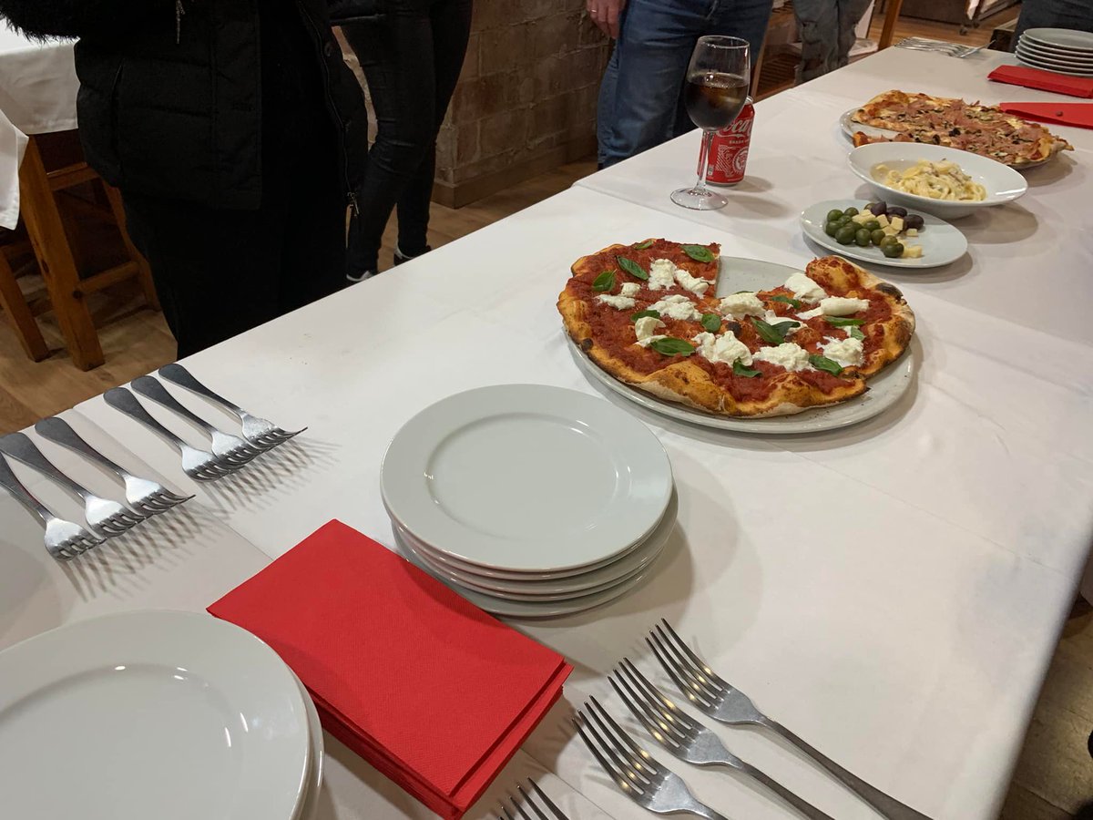 JordiSeguer's tweet photo. Llarga vida a Pizzeria Porto di Roma 🍕🍕🍕
Oberta al carrer Víctor Català, 1 de #Parets.
Moltes gràcies Jose per totes les atencions rebudes.
#ConsumLocal #CompraLocal https://t.co/yCpy9OoiO9