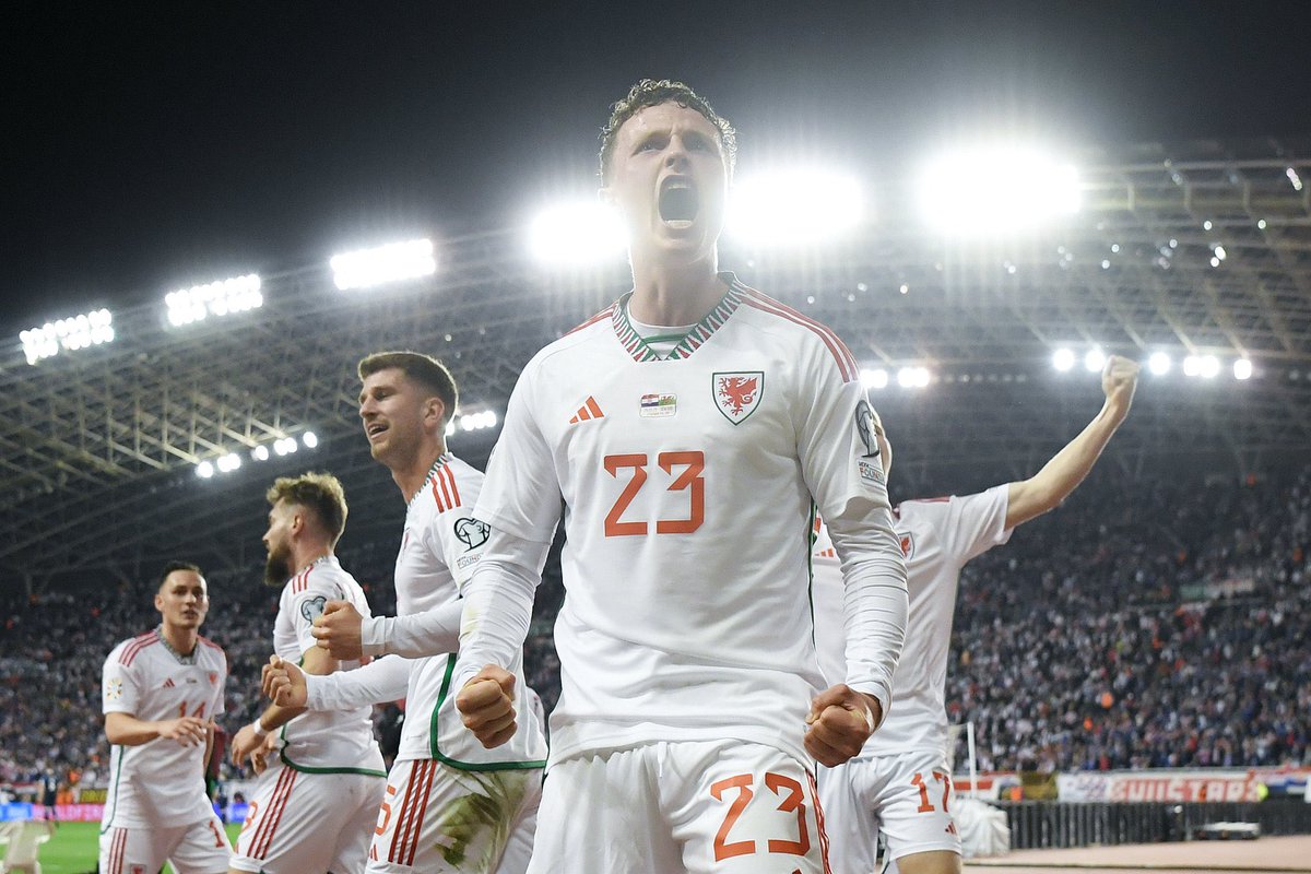 - Four points 👊
- Three senior debuts 💪
- Nathan Broadhead debut goal 🤩
- Wales Away, I like it 🕺
- 10th Cymru gôl for Kieffer Moore
- First win in 10 matches 
- U17s qualify for the Euros (Q)
- U18s, U19s &amp; U21s unbeaten 🔥

If Carlsberg did international breaks… 😍🏴󠁧󠁢󠁷󠁬󠁳󠁿