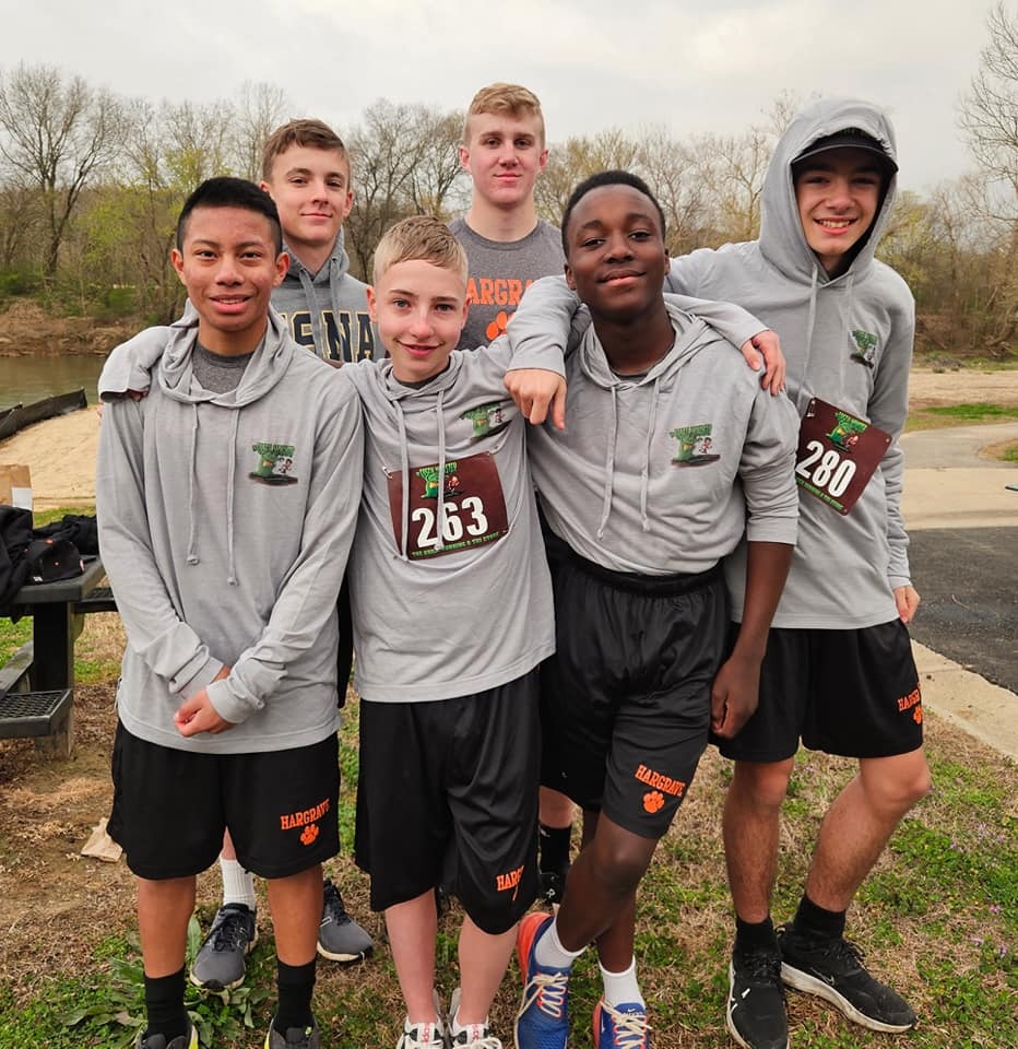 HargraveTigers's tweet photo. Congratulations to these 6 members of the Hargrave Swim Team.
They successfully competed in the Green Monster Endurance Run at the Angler's Park in Danville, VA.
#bemoreactive https://t.co/TIzyG9uddd