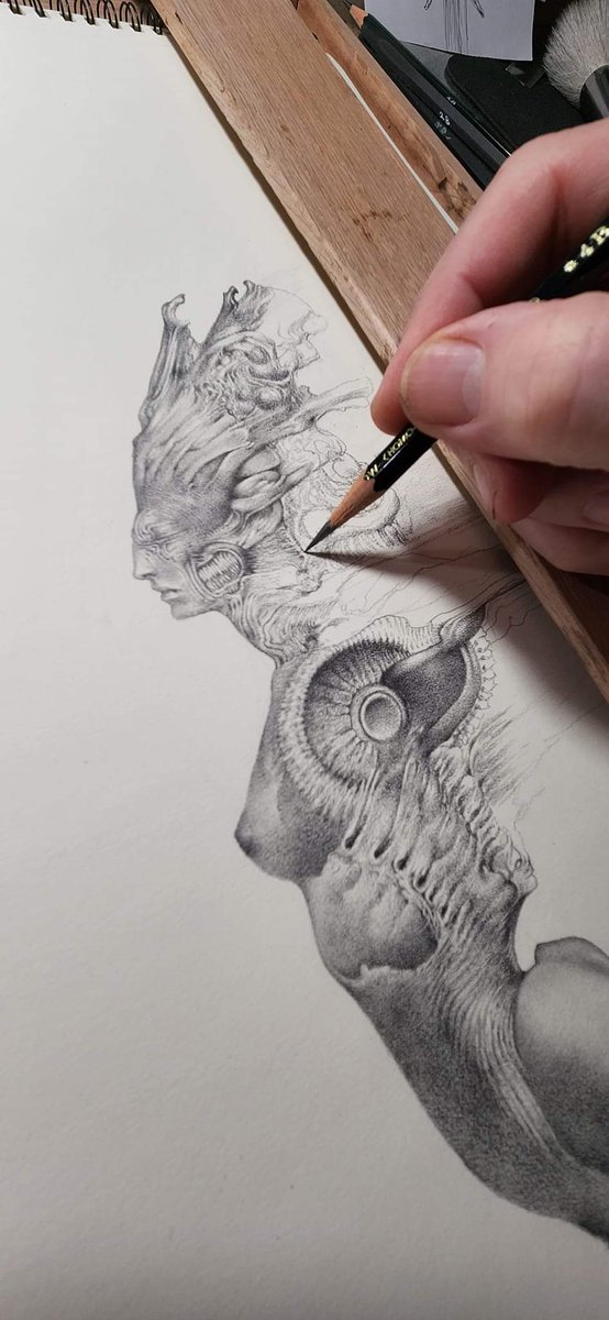 Working on my next BEDO (Beyond the Everyday Original) Piece upcoming on the 1st.

Nox Aeterna
:)

Find her at everydayoriginal.com/beyondtheevery… on April 1

#drawing #art #contemporaryart #drawingoftheday #artist  #everydayoriginal