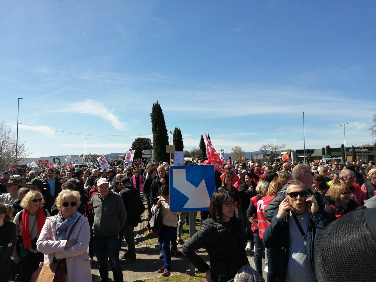 PS_Montelimar's tweet photo. #RéformeDesRetraites #Montélimar
Toujours du monde à la manif cet après-midi ! https://t.co/WcV4nNbyVh