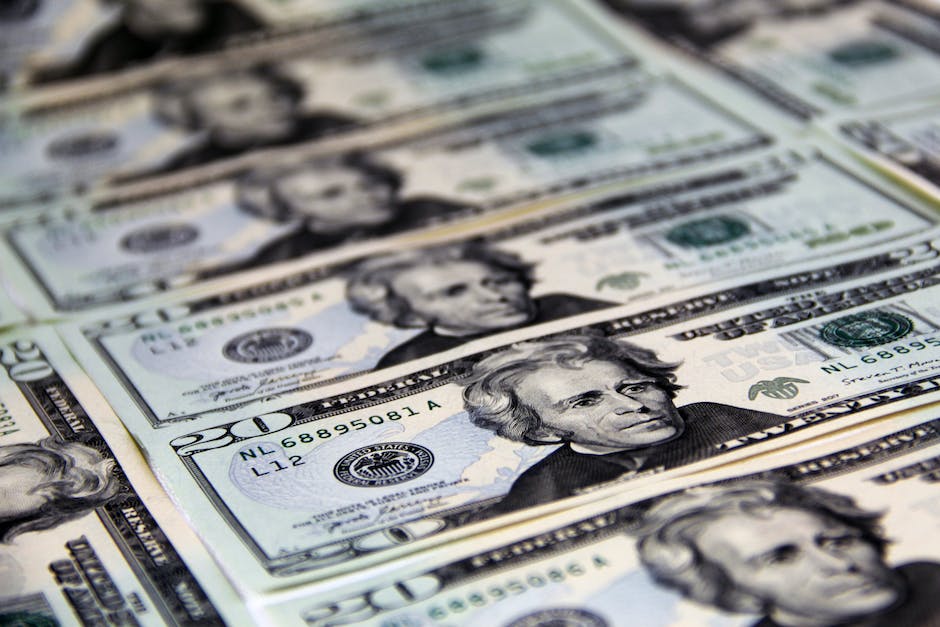 HoustonMoneyWk's tweet photo. Enter our 2023 Essay contest!!! 
https://t.co/xSgqYmd6Ii

Essay Prompt:
Your family faces an emergency. You or your parent/guardian cannot work temporarily. Your family has little savings &amp; must adjust. 

Go to the link for more info &amp; tell us how you would change your spending. https://t.co/IAm9mBXzob
