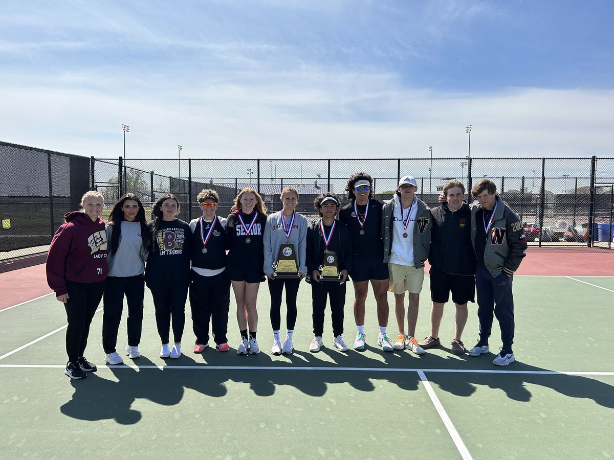 Varsity District results: 

🏆 District 10-3A Varsity Girls 🥈
🏆 District 10-3A Varsity Boys 🥉

🥇 A. Muntz - GS {Regional Qualifier}
🥇 P. Booth/E. Vargas - BD {Regional Qualifier}

🥈 A. Hildebrand/M. Saculla - MD {Regional Qualifiers}

🥉 C. Carpenter - GS
🥉 K. Bowley - BS