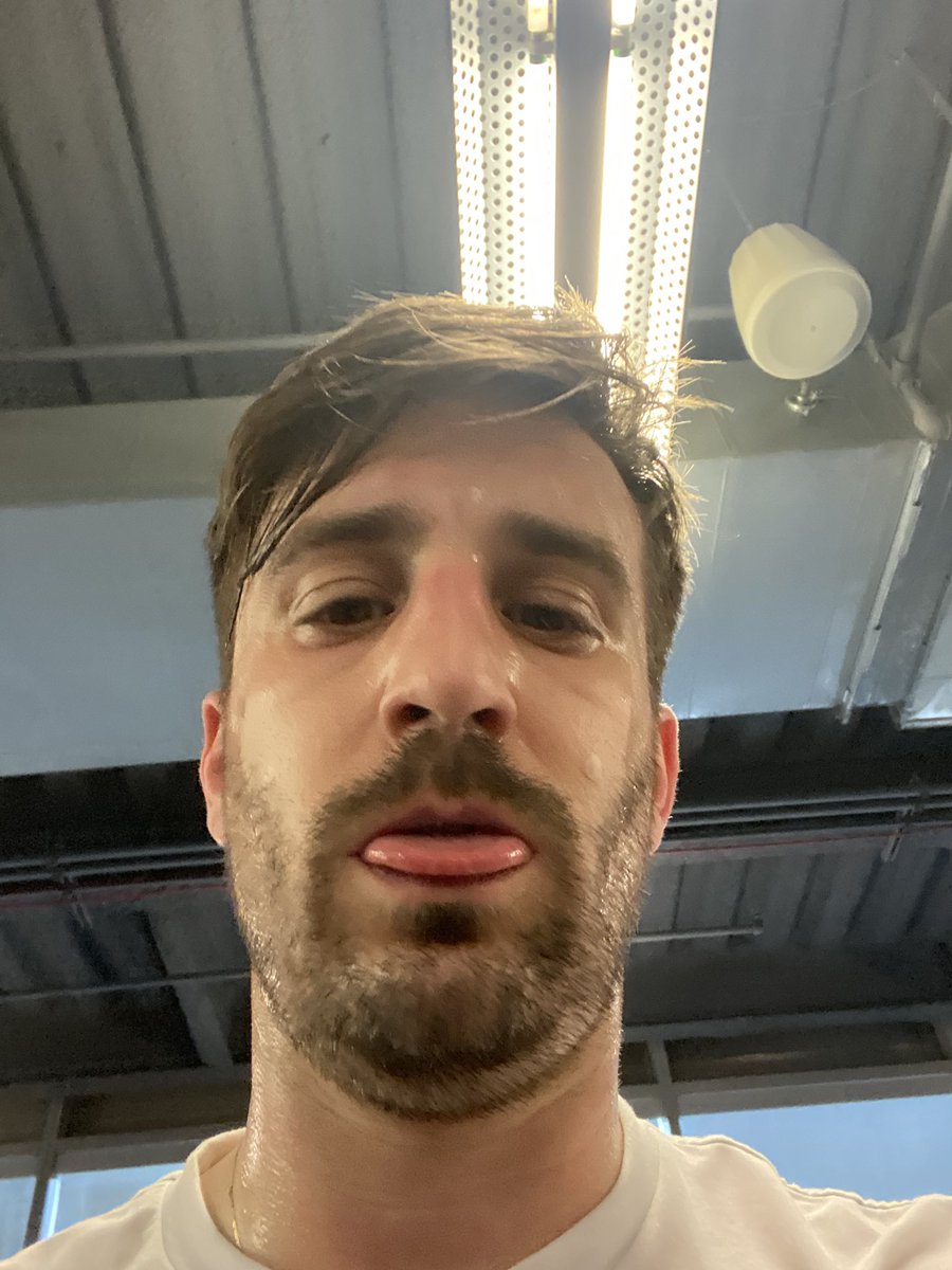 busmother's tweet photo. your last selfie is who you are on the outside and your last meme is who you are on the inside https://t.co/VkCYhkyYqX