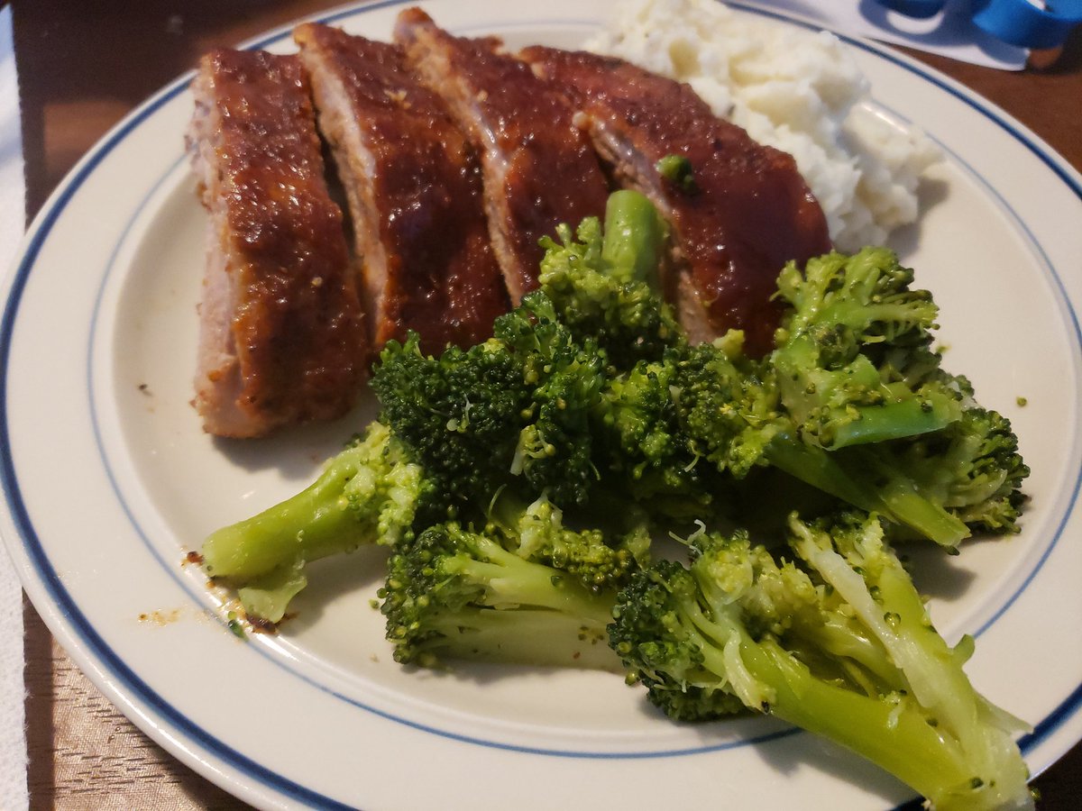 BewfnB's tweet photo. Come visit. I has made baby back ribs 🥰 https://t.co/SF7p7J0sL6