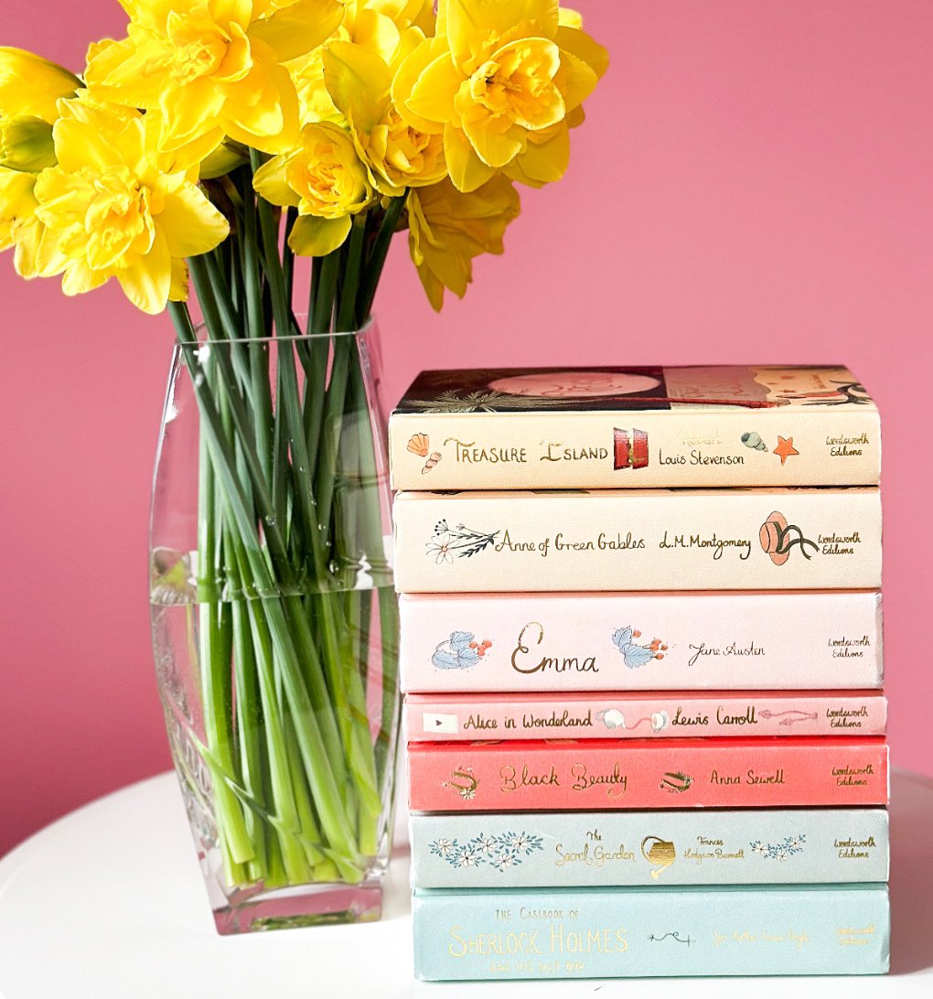 I forgot to share this earlier but here’s a #springstack of my oh so pretty Wordsworth editions. 

What’s your favourite flower?

##booktwt #prettybooks #BookTwitter