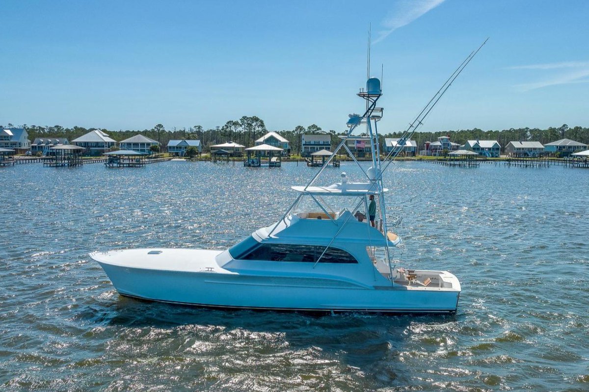 BluewaterYS's tweet photo. A great assortment of 50-60' Custom Carolina Sportfish are available now! Here's a look at a few of the custom boats that are currently on the market. #customboats #bluewateryachtsales #customcarolina
https://t.co/5hpKkzg6wZ https://t.co/yraJlnBZml