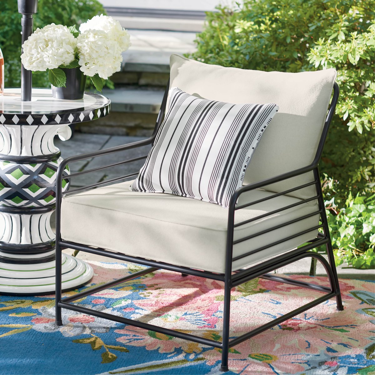 Classic touches and a clean finish 🔥 ---> bit.ly/3JsTv5W
#grandinroad #loveyourhomemore