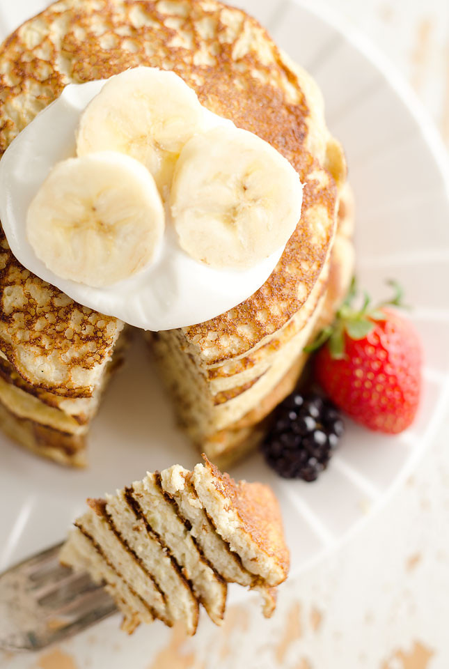 TheCreativeBite's tweet photo. Light &amp; Fluffy Banana Protein Pancakes are a healthy breakfast with 5 simple ingredients that taste amazing and fill you up! 

https://t.co/EIBnA1NjVn https://t.co/P4EBKGeENl