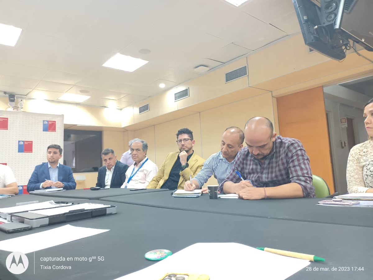 AprussHph's tweet photo. Ya Estamos en la reunión
Con @AraosFernando y Digedep.
@GabrielBoric @ximenaguilera @FedeprusM @confedeprus @asfun3hph @tixia1972 @carlosmontestwt @camila_vallejo @GaelDiputada https://t.co/Xs6Hsuil8p