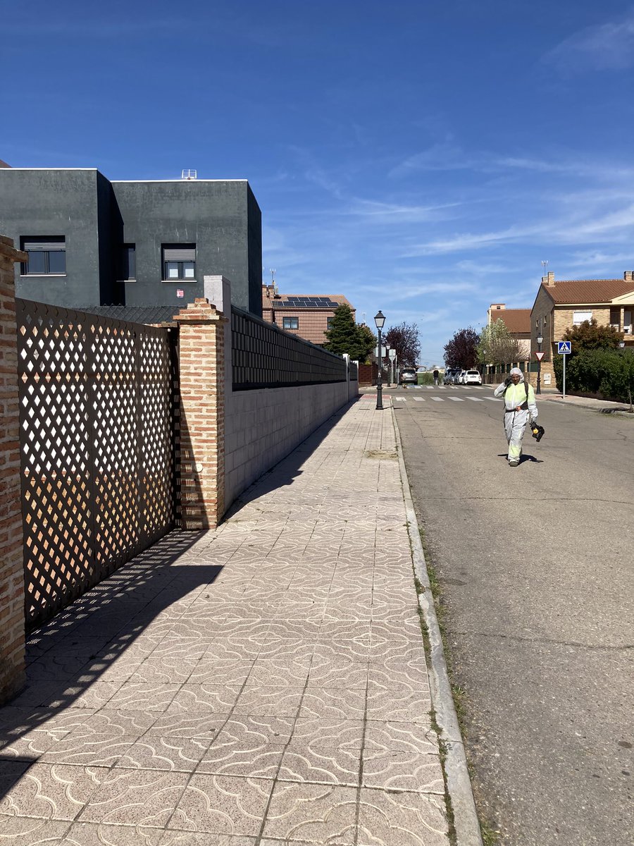 rodriguez_cuqui's tweet photo. Imágenes del trabajo de hoy
Seguimos
#TorrejonDeLaCalzada
#desbroceAceras
#PinturaBancos
#PasoDePeatones
#parques
#mantenimientoTC https://t.co/1yq7U8CLlk
