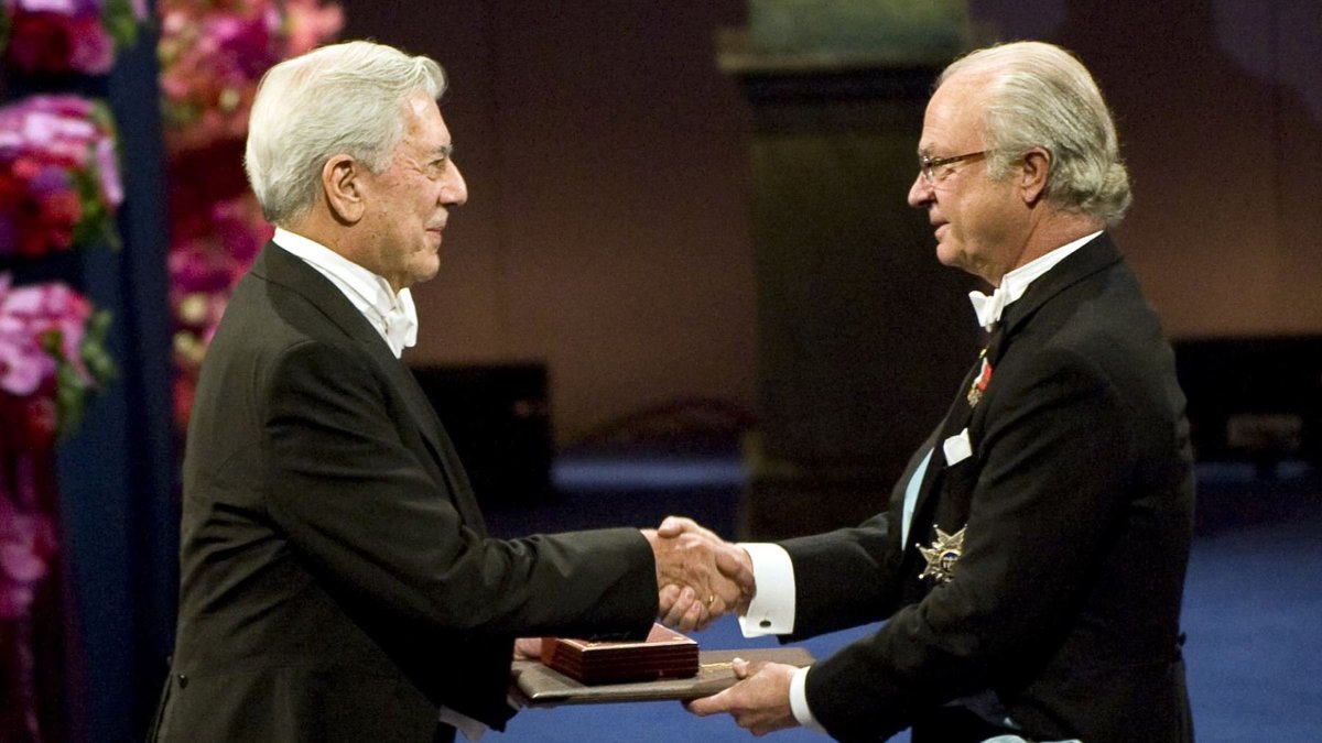 Ganador del 🏆 #PremioNobel de Literatura en 2010 y promotor de la democracia y los derechos humanos en todo el mundo.

Sin duda, un referente de liderazgo. 💪🏽

#MarioVargasLlosa #FelizMartes