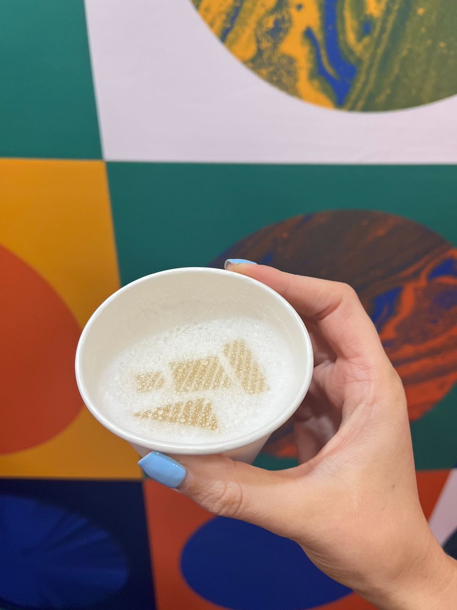 Pacvue's tweet photo. Serving up the branded coffee with @SnowflakeDB at booth #530 at #shoptalk2023! ☕️ ❄️ 🔭

Come say hi! @shoptalk 

#CommerceAcceleration https://t.co/B60jfcwrUj
