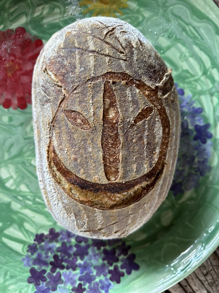 ShawnLevyDirect's tweet photo. my favorite thing about @VancityReynolds is his wife @blakelively--who in addition to being the coolest woman ever, is a kickass baker. Today's midday surprise in the #deadpool3 writers room https://t.co/6IVhEevXyH