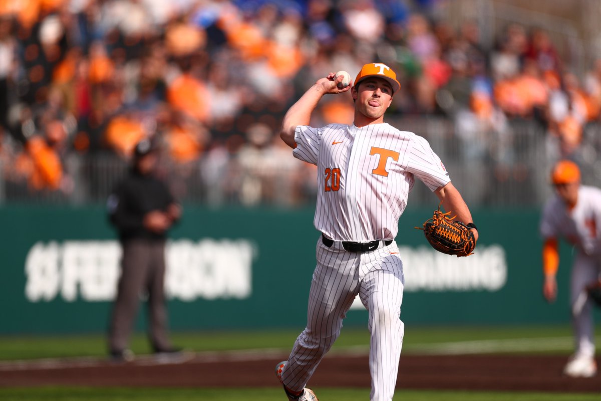 M2 | Got him! Bryce comes on and immediately picks off the runner at first, ending the top of the 2nd!

Scoreless with 5-6-7 coming to the plate.

#GBO // #OTH // #BeatUNCAVL