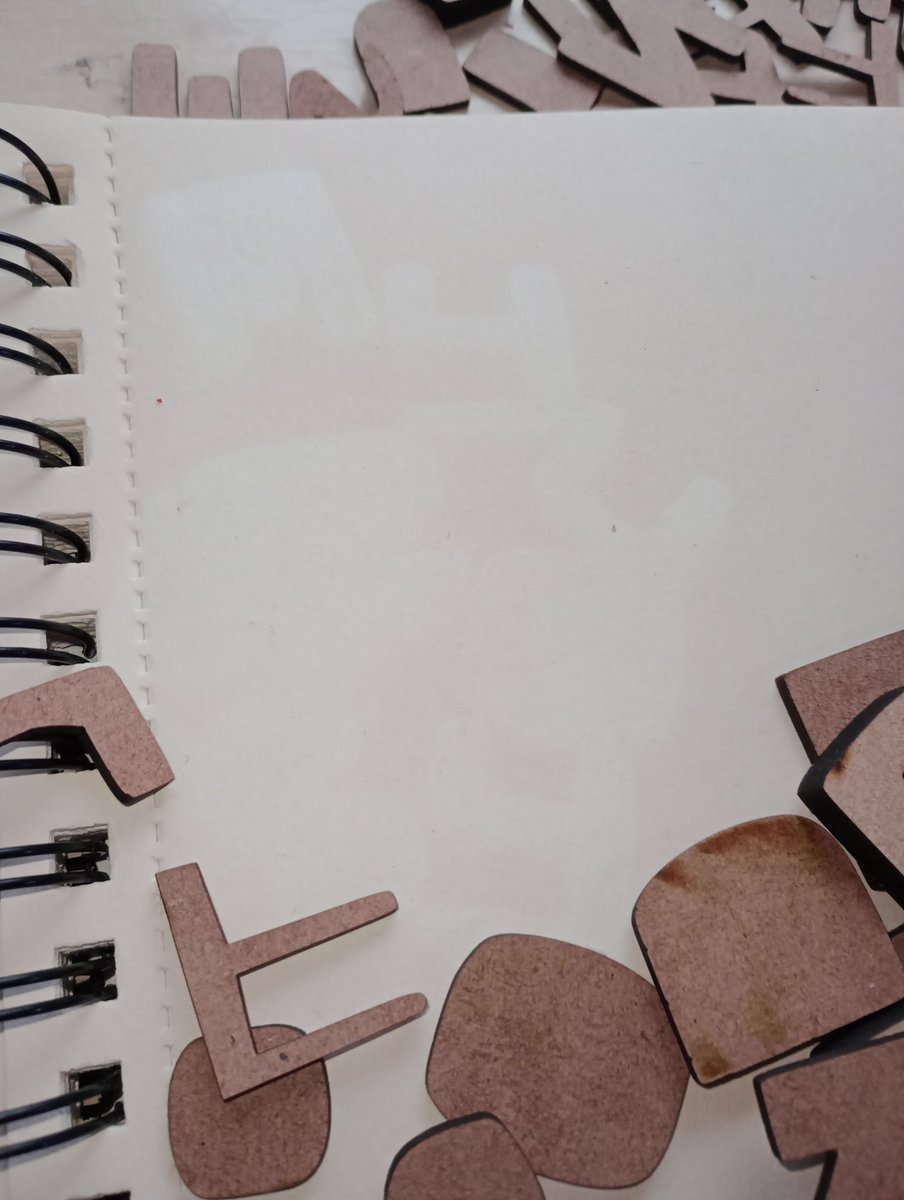 DrAbbieCairns's tweet photo. Look closely.
Accidental sun printing letters on sketchbook paper.
#LookClosely #Look #Sun #SunPrint #SunPrinting #Studio #ArtStudio #sketchbook #ArtSketchbook #Text #TextArt #Font #ACComplete4
#CreativeColchester #ColchesterArtist #EssexArtist #EmergingArtist #AbbieCairns https://t.co/MwpHd9y6M3