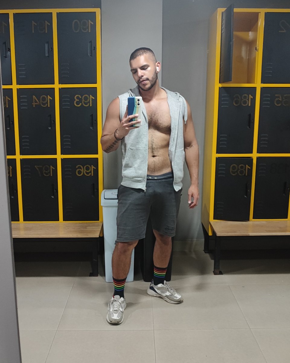pinatografia's tweet photo. GYM PIC https://t.co/gvQc6WA4Od