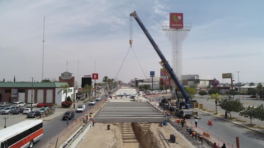 mrikelme's tweet photo. Continuamos trabajando en las obras de infraestructura que benefician la movilidad y la interconectividad de #Torreón, como lo es el Sistema Vial #4Caminos, que lleva ya un 71% de avance y se encuentra cerca de la etapa final de su construcción. https://t.co/Ew45Sdz4rc