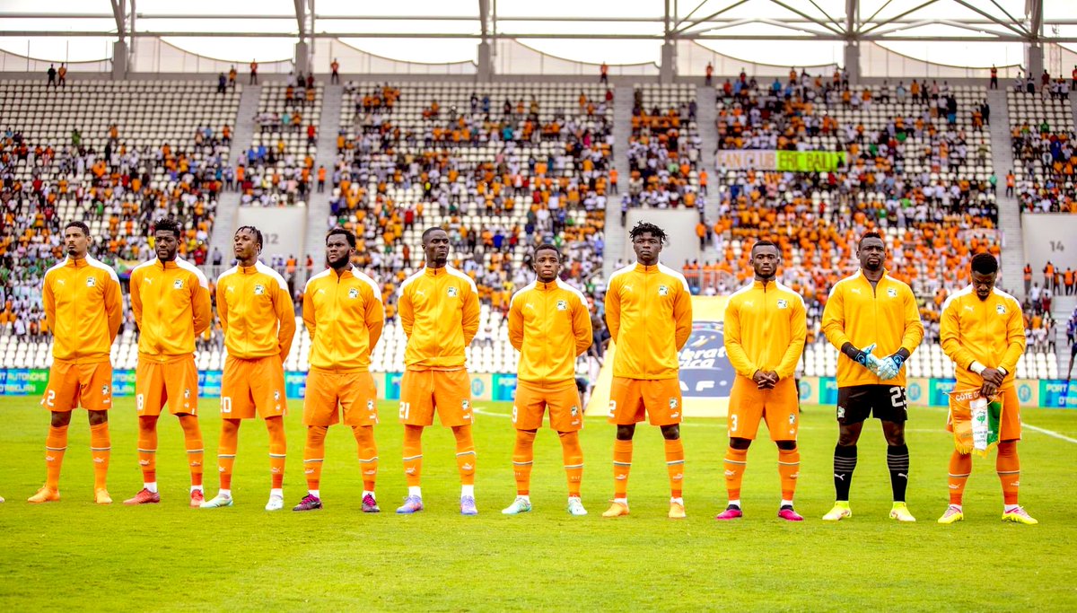 JoueursCI's tweet photo. FIN DU MATCH ! 

COMORES 🇰🇲 0-2 CÔTE D’IVOIRE 🇨🇮 
                          
                                       Sangare ⚽️
                                       Kessie ⚽️

Très beau match de nos éléphants. 👏🏾🐘🇨🇮 https://t.co/S62raorHNt
