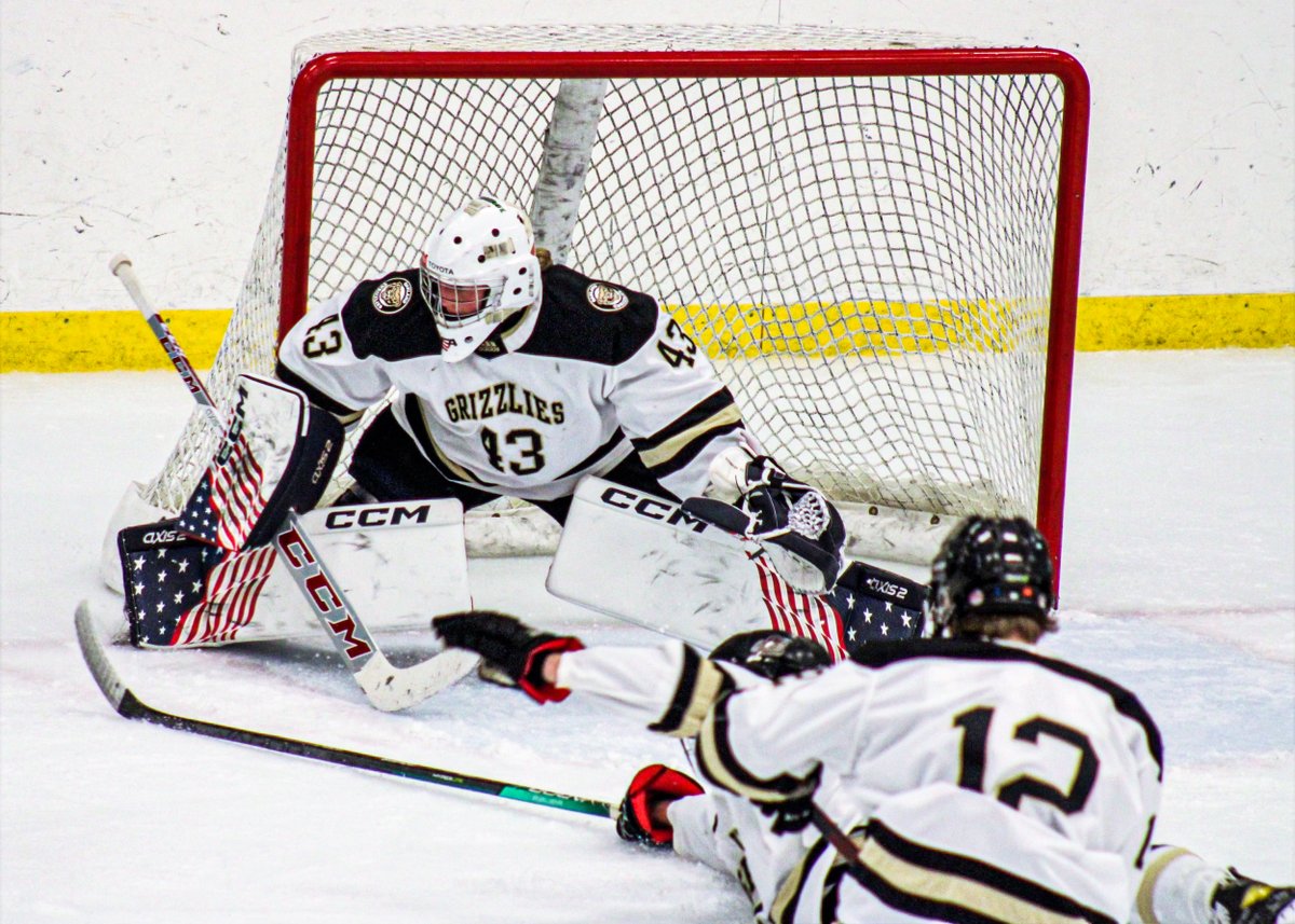 Oakland Grizzlies 18U goaltender &amp; Team USA U18 Bronze Medalist Annelies Bergmann will start for the Jets next Friday, marking the Jets as the first Tier I or Tier II junior hockey franchise in the US to play a female athlete. Read more in our release ⬇️ 

bit.ly/3M6SXEe