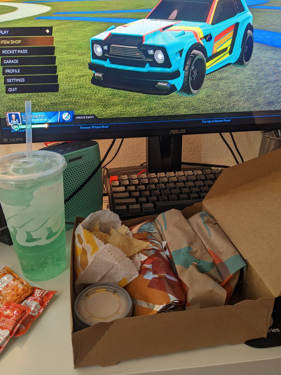 VioletNachos's tweet image. .@SnubDOA @Dreayas @Luminosity Yo my tbell just arrived! Time for the real celebration to get started! LFG