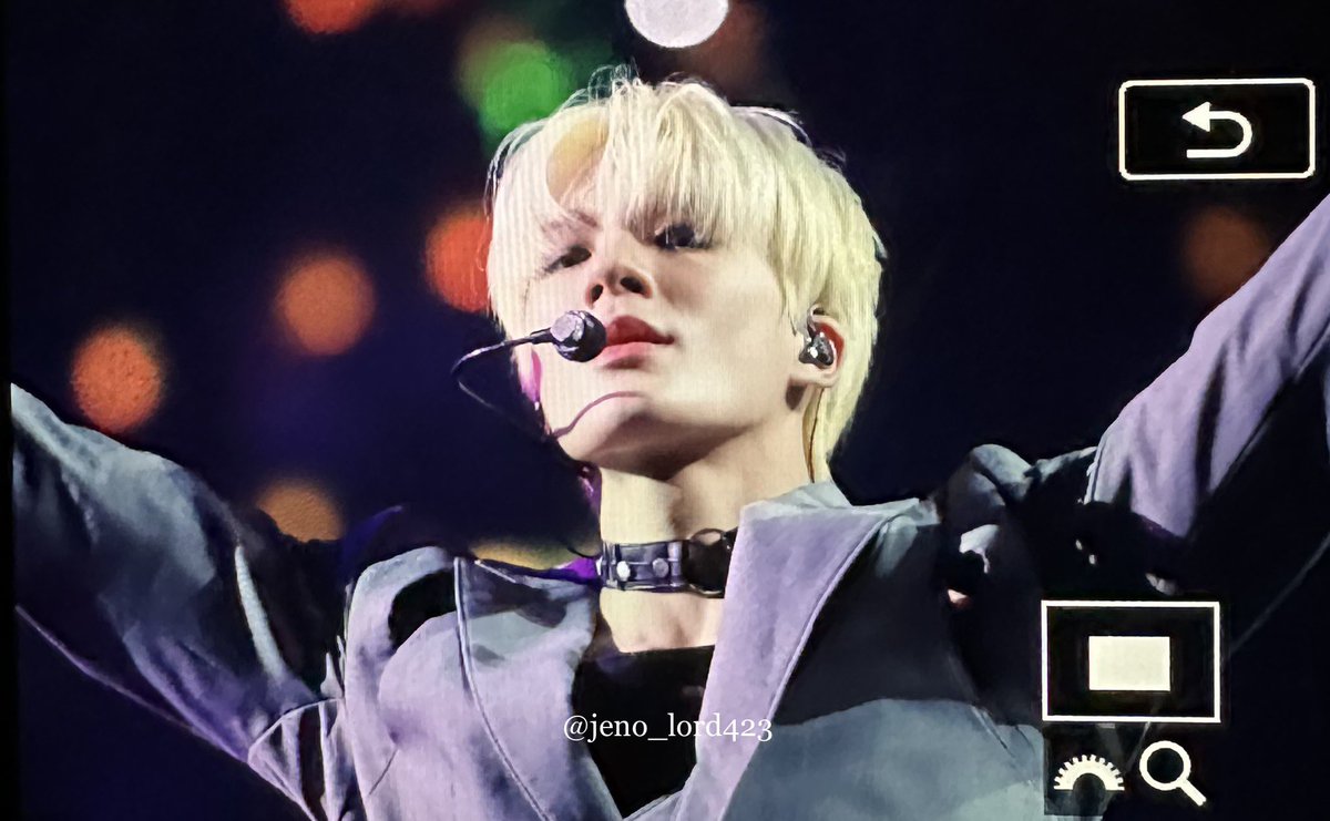 versacjen's tweet photo. riil kah wig kali nih masa iya kuning kuning gitu rambutnya 😅😅😅 https://t.co/SmGoT7IpxX