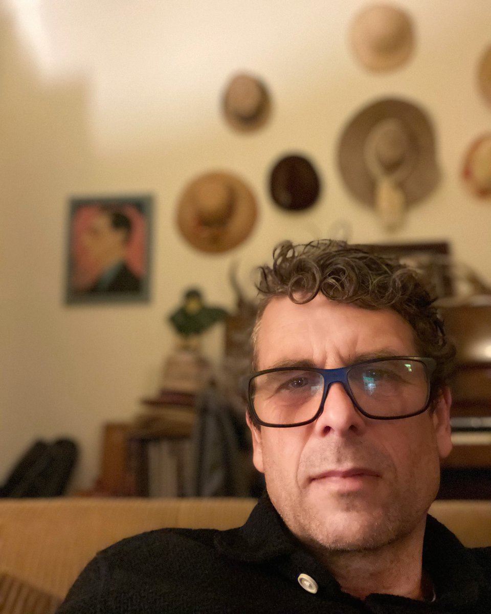 adharanand's tweet photo. Selfie.
28/31, a picture a day for a month
#selfie #selfieathome #runningoutofideas #photoaday #marchphotochallenge https://t.co/H0LCNozSkt