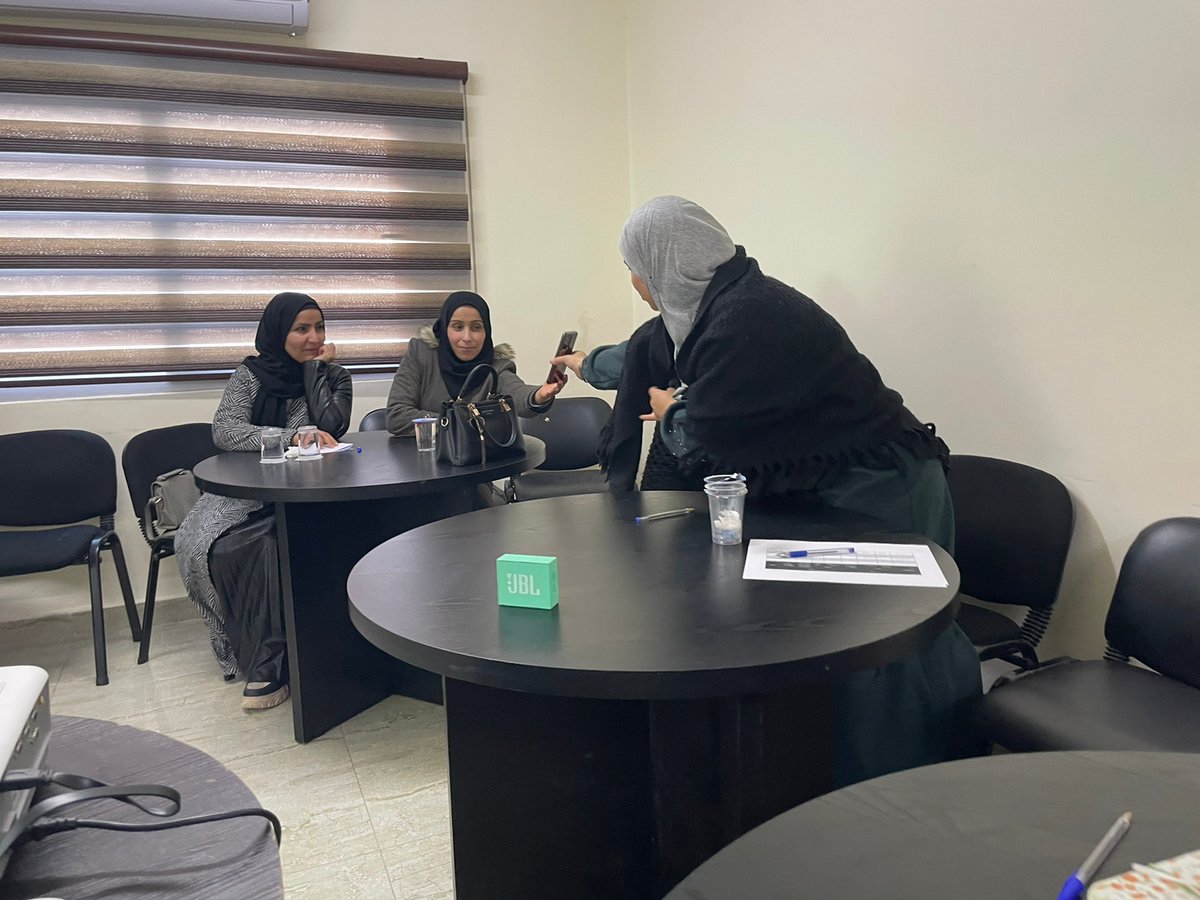 siaedge's tweet image. Last month, we held focus groups with Jordanians and Syrian refugees to test our new #digitalfinancialliteracy training, designed to raise awareness and confidence in using #ewallets and digital tools. The new content will be publicly available later this year! @giz_gmbh