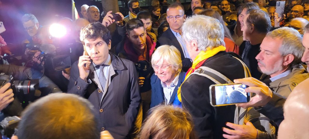 ⁦<a href="/ClaraPonsati/">Clara Ponsatí</a>⁩ ha sortit!