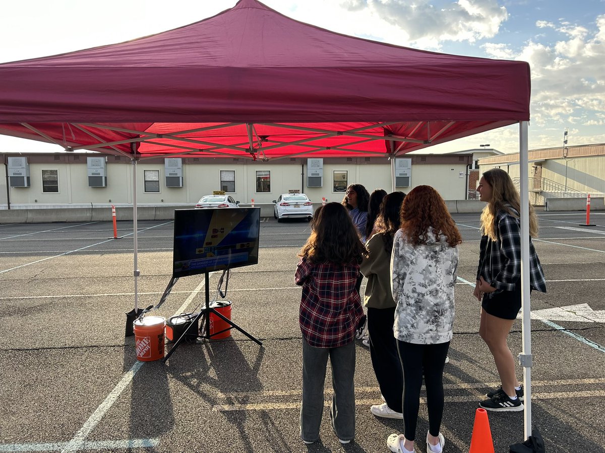 PatriotDriverEd's tweet photo. Thank you Virginia Tech Transportation Institute for coming to share the importance of Sharing the Road with Tractor Trailers with our students. Your presentation was phenomenal! #nozones #sharetheroad #followingdistance #safepassing https://t.co/Nd3zcHRnOc