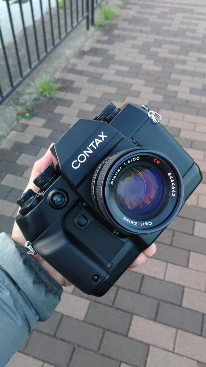 SADA32200277's tweet photo. 今日これ
MNG...!!!
CONTAX AX
ヤシカ35mm2.8付き9.6kでジャンクコーナーに転がってたのでつい。
桜が満開になるまで寝かしてた(笑)
#MNG #CONTAX #CONTAX_AX
#ジャンクコーナーで差を付けろ
#CONTAXの精神が形になったカメラ https://t.co/lSQduwhdxp