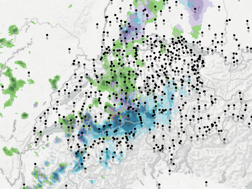 Joackiie's tweet photo. #Wetterradar zeigt zwar Regen (grün)+Schnee (blau) an ... aber Niederschlagsmesser in der #Schweiz messen nix. Wegen trockener Luft (Chasseral, Moleson nur 40%) verdunstet der Niederschlag auf dem Weg nach unten>#Fallstreifen schön zu sehen auf #Rigi Webcam und Profiler Nottwil https://t.co/xI11bsQiUf