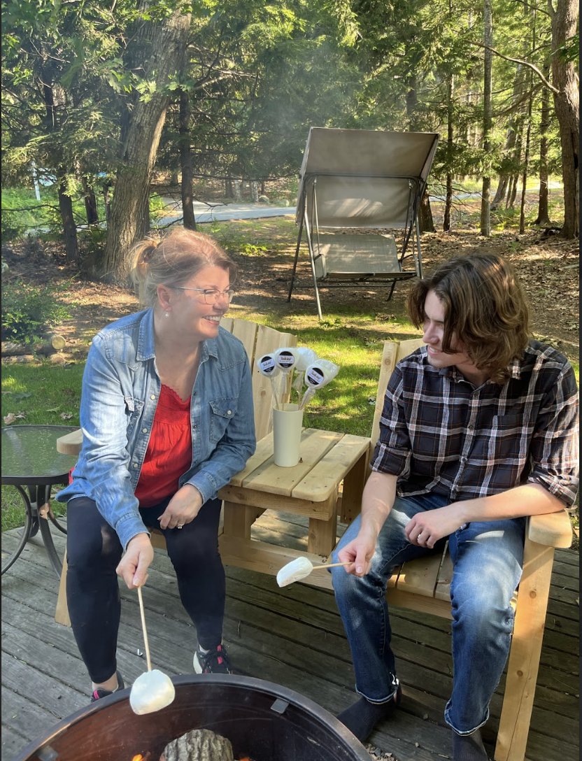 Happy Mother's Day from the Tuck-ins team! 🌷💜

#happymothersday #MothersDay #MothersDay2023 #MothersLove #mothersdaygift #family #familytime #bestmomever #love #smorelove #smores #tuckins #smallbusiness