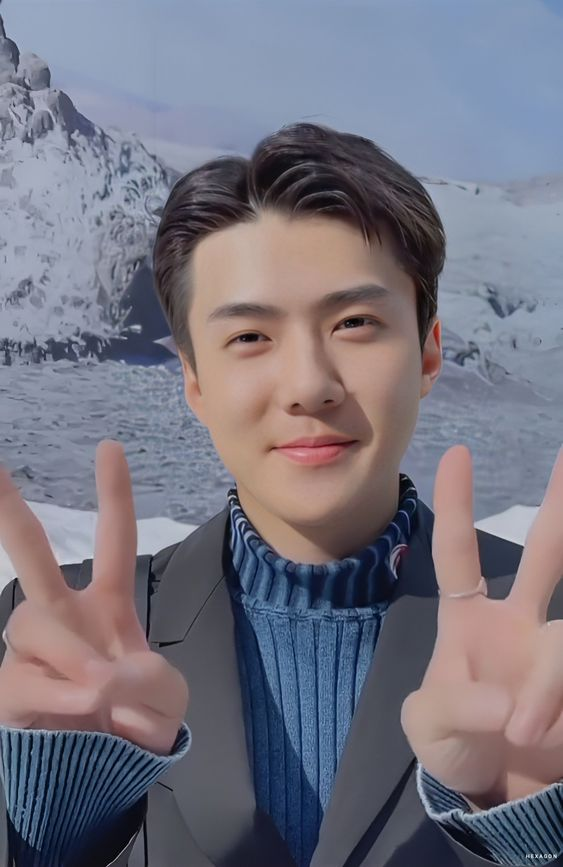 sehunloop's tweet image. always by sehun’s side.