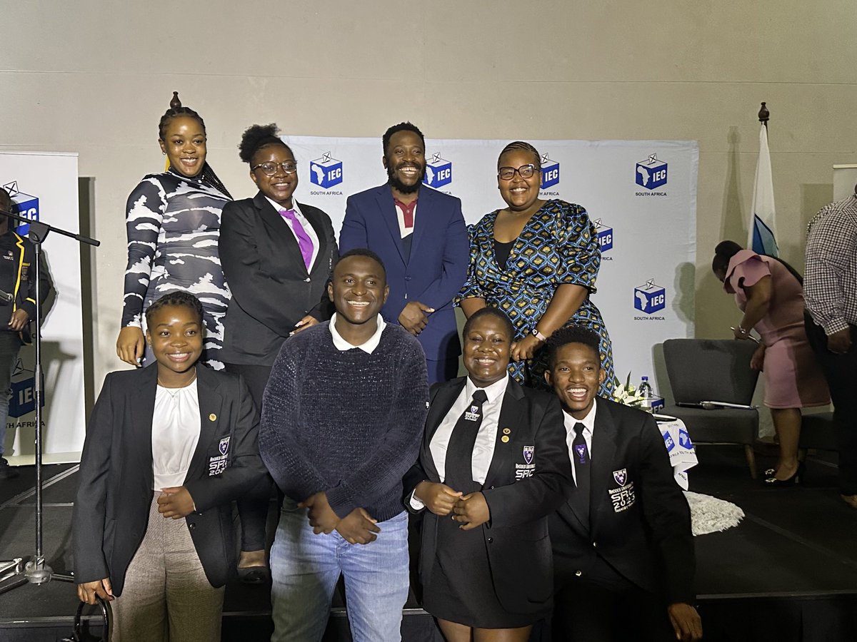 I met young leaders from my alma mater earlier today at an IEC event! The future of the country is very bright!