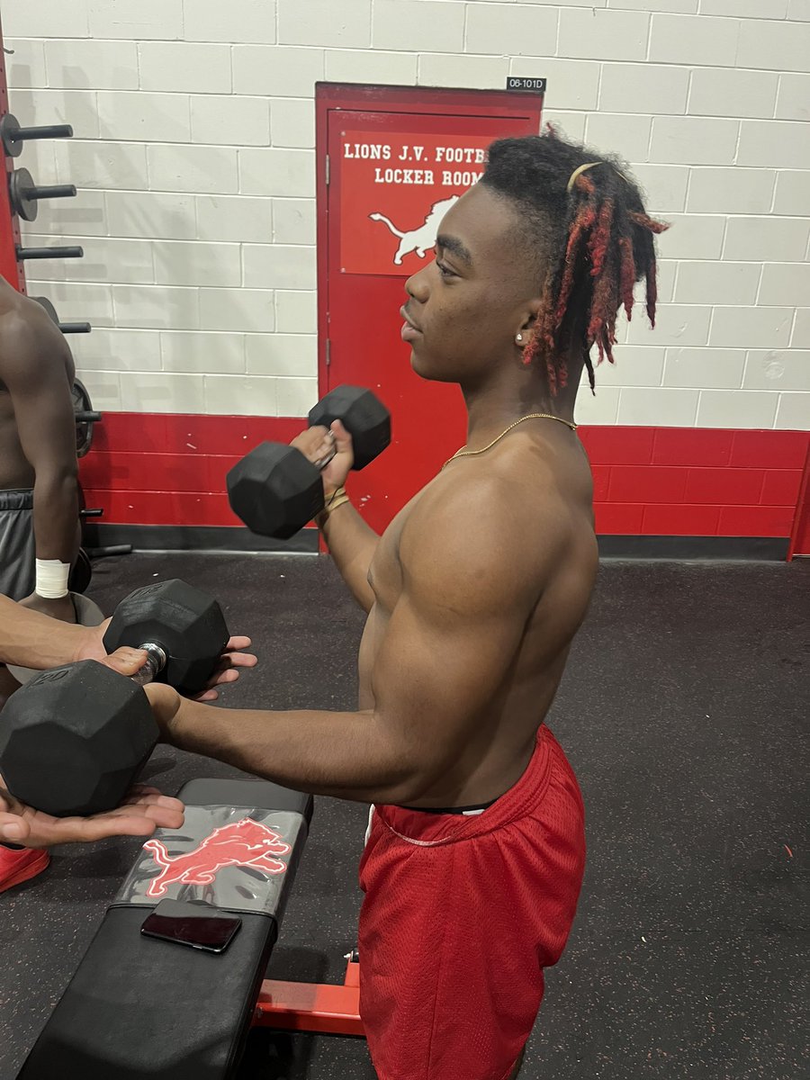 Our freshman have been seeing massive gains and really working hard to help change this program. <a href="/Jeremiah_Raven1/">Jeremiah Raven</a> and <a href="/_Jaylan_Lurry/">Jaylan Lurry</a> <a href="/Kaleb9_/">Kaleb Huggins</a>