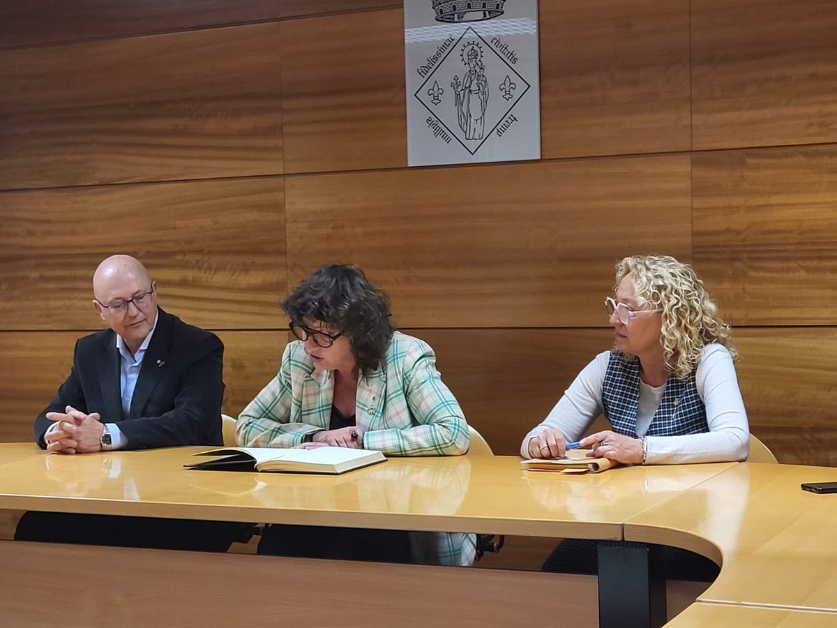 govpirineuiaran's tweet image. La #consellera @accioclimatica @TeresaJorda ha participat aquesta tarda a l'@AjTremp en una reunió amb la Comunitat de Regants de la Conca de #Tremp  i posteriorment amb la Plataforma @SalvemLo per tal de parlar i debatre sobre els reptes i necessitats del #territori