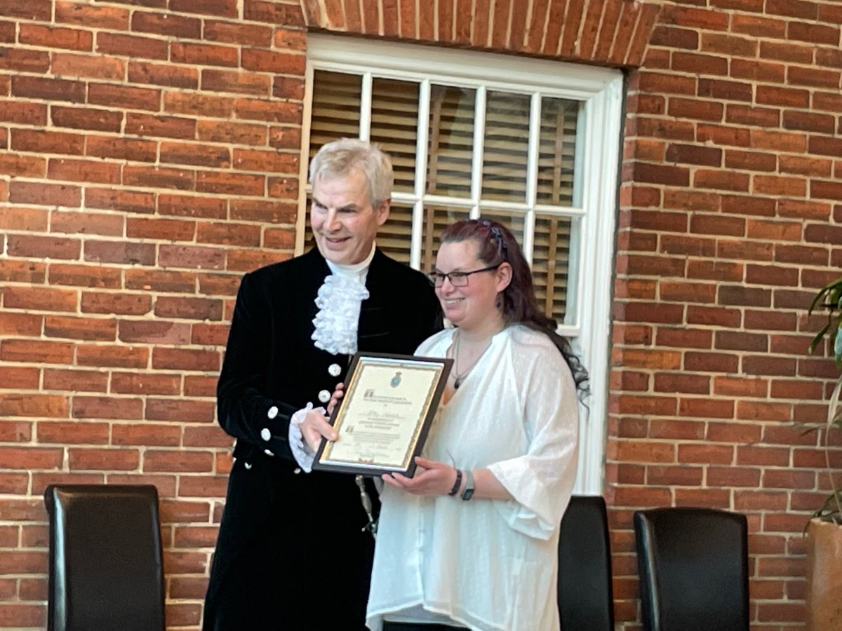 Thank you to the Lincoln High Sheriff and all those involved in me getting the award. This represents an effort by all involved here in support of Ukraine and by the <a href="/UKAidForUkraine/">UK Aid For Ukraine</a> team. I am still in shock over being given an award. <a href="/BBCRadioLincs/">BBC Lincolnshire</a> thanks for the support too!