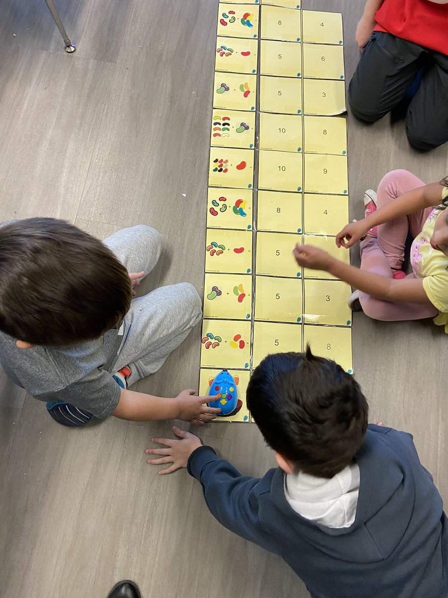 DeannPoleon's tweet image. Coding and ELA and Math oh my!! That is how we do things! And some extra cute bunny feet! @HighlandLSC @LakeShoreCSD @m_drez #edtechlsc