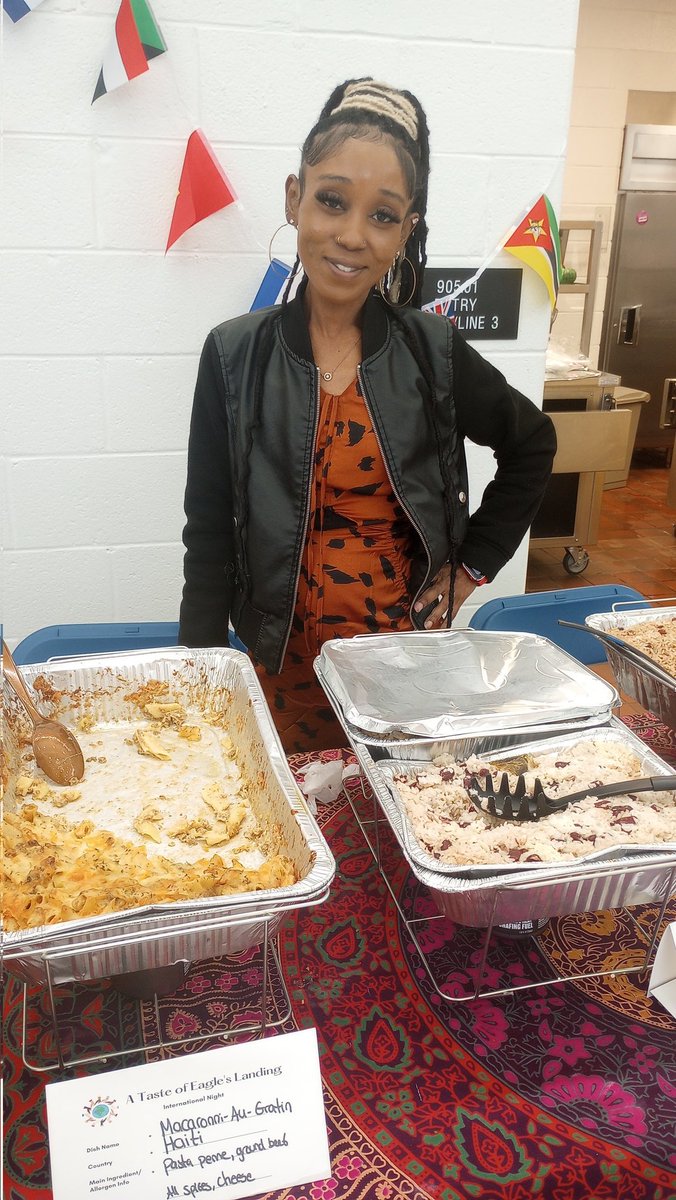 RWilliams_EDS's tweet image. I think it is safe to say the  "Taste of ELHS" is a BIG hit!! #MultiCulturalWeek @ELHS_HCS @DrKeshaJones1 @KindraTukes @Courtneyque1 @MrArnoldtheGol1