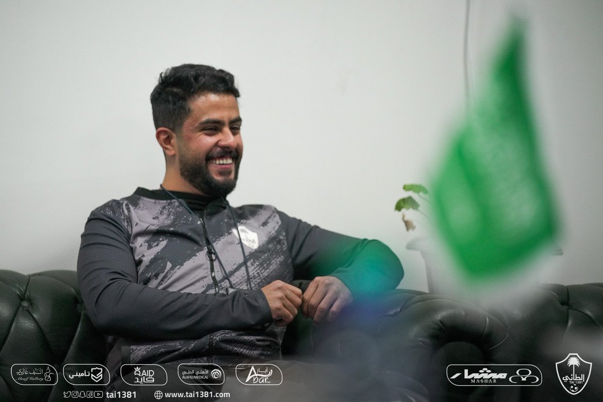 tai1381's tweet photo. 📝📸 الخطوط السعودية تكرم عضو الفريق الطبي في الطائي راكان الشمري، لإنقاذه حياة راكبة في الرحلة 1331
.
#الطائي #فارس_الشمال 🤍 https://t.co/MvtHDjQVqU