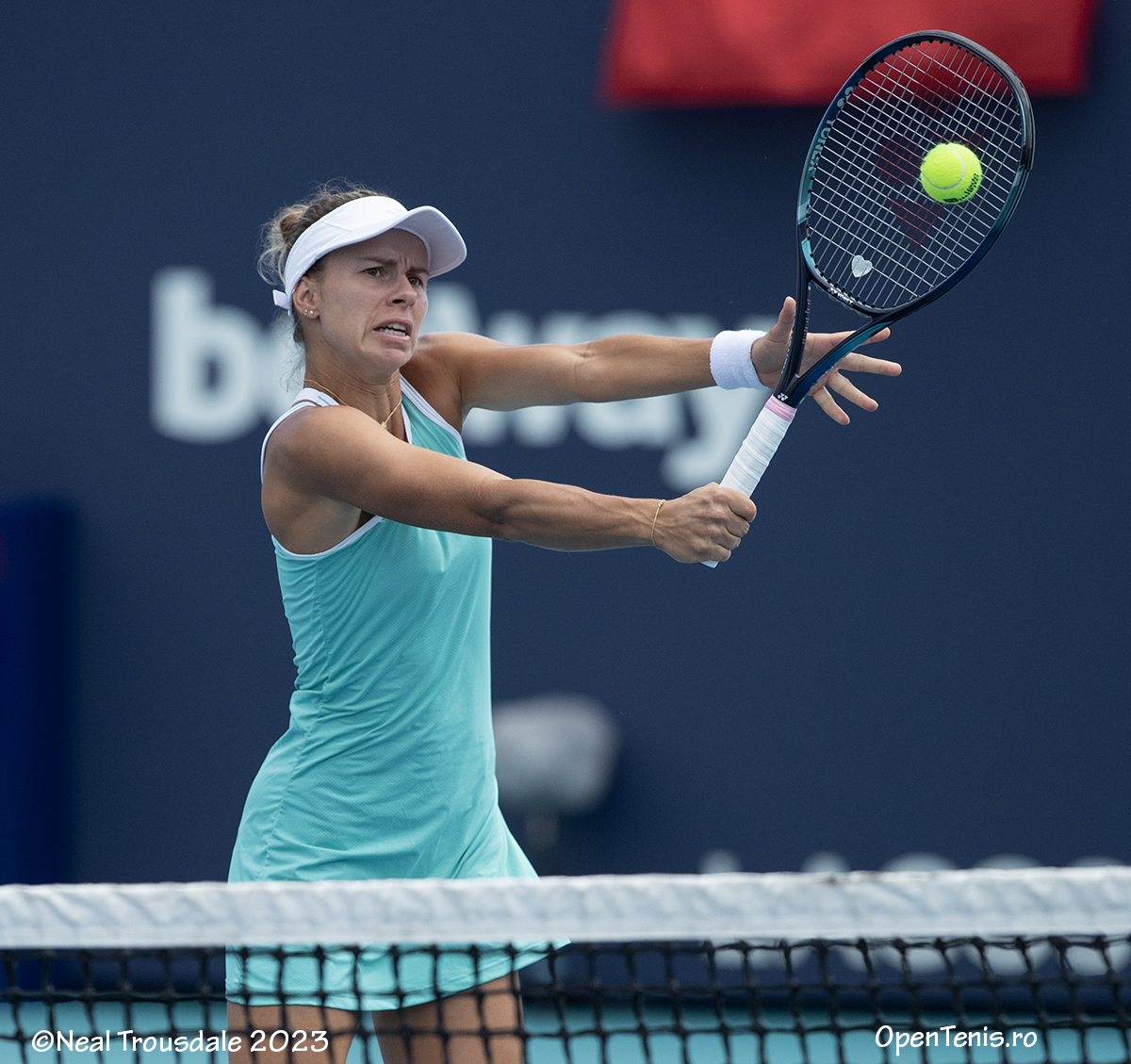 OpenTenis's tweet photo. In Women's Doubles Quarterfinals #MagdaLinette/ #BernardaPera 6/3 7/6 (5) vs #IrinaBegu 🇷🇴/#AnhelinaKalinina 🇺🇦 , #Tennis #Doubles #WTA #Romania @MiamiOpen https://t.co/zCJPLMflzw