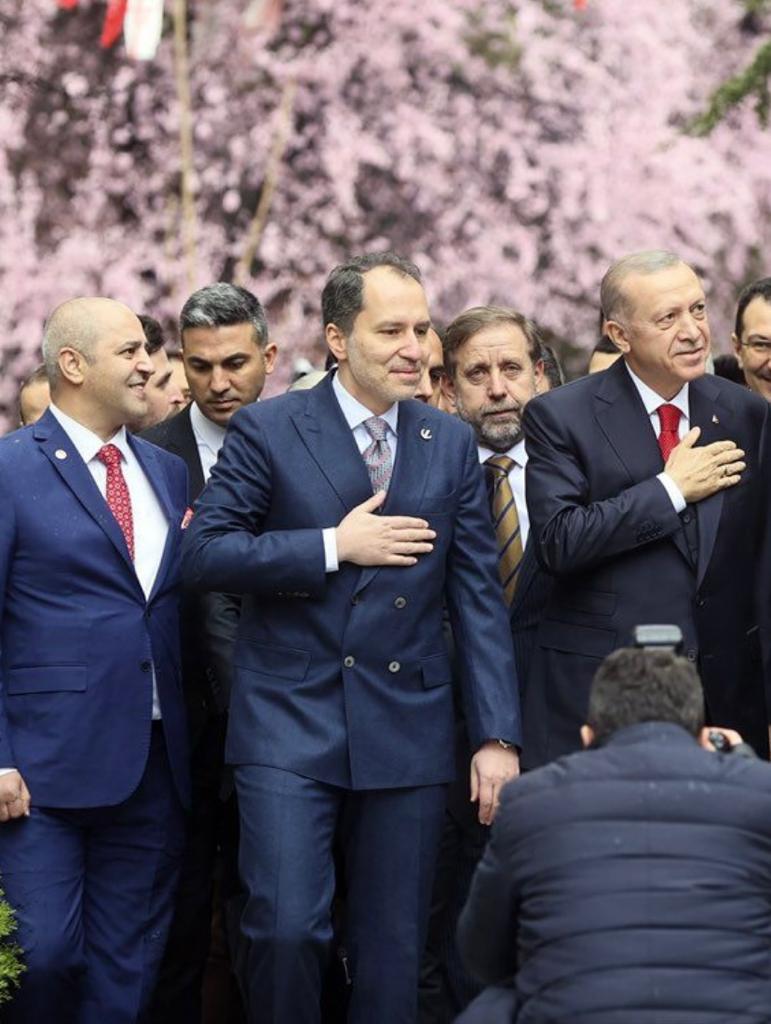 CengizzorYRP's tweet photo. Yeniden Refah Partisi Genel Merkezimizde Sn. Cumhurbaşkanımızı, Muhterem Genel Başkanımız ve Genel Merkez Heyetimiz ile karşıladık.
Seçim ittifakı hayırlara vesile olur inşallah. https://t.co/m2vO48pDtR