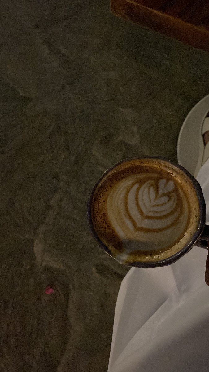 _QA1A's tweet photo. ماكسبنا مْن الهوى غير جرحٍ مايطيب
خل عنْك اللي يقولون ياحلو الهوى . . https://t.co/p0y1e73G3q