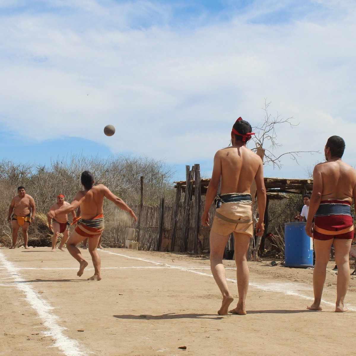 LasLabradas's tweet photo. Demostración de juego Ulama en el 𝗘𝗾𝘂𝗶𝗻𝗼𝗰𝗰𝗶𝗼 𝗱𝗲 𝗣𝗿𝗶𝗺𝗮𝘃𝗲𝗿𝗮 𝟮𝟬𝟮𝟯 en la Zona Arqueológica Las Labradas ☀🌊
Les agradecemos a todos los que asistieron ¡los esperamos en los próximos eventos!
#ConocerParaValorar
#LasLabradas https://t.co/b6551wc4ul